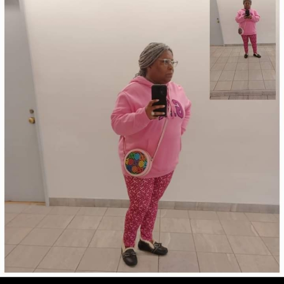 Meet your Posher, Yolanda - Picture 15 of 16